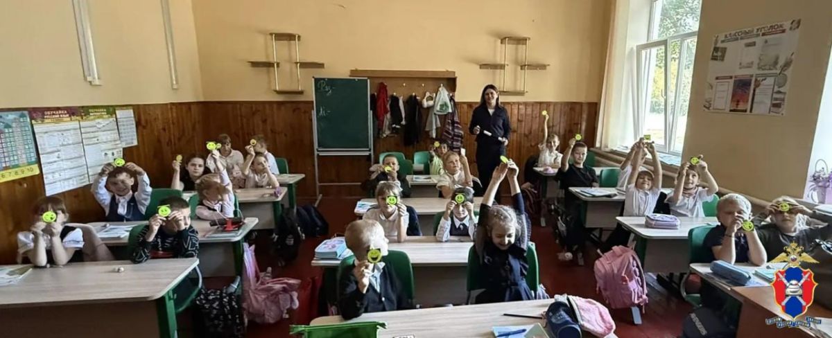 В Каланчакском округе Херсонской области сотрудники Госавтоинспекции провели профилактическое мероприятие для школьников В Каланчакском округе Херсонской области сотрудники Госавтоинспекции провели профилактическое мероприятие для школьников