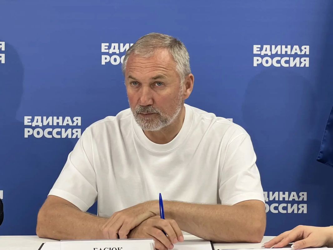 Константин Басюк: Более 70% голосов отдано за Единую Россию по федеральному списку, а также более 70% проголосовало за кандидата партии по одномандатному округу Елену Дмитрук Константин Басюк: Более 70% голосов отдано за Единую Россию по федеральному списку, а также более 70% проголосовало за кандидата партии по одномандатному округу Елену Дмитрук