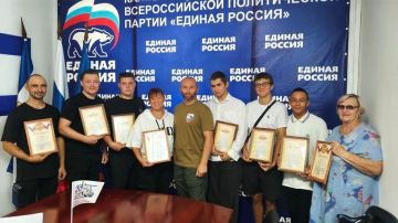 В Каховском округе наградили волонтёров за доставку воды