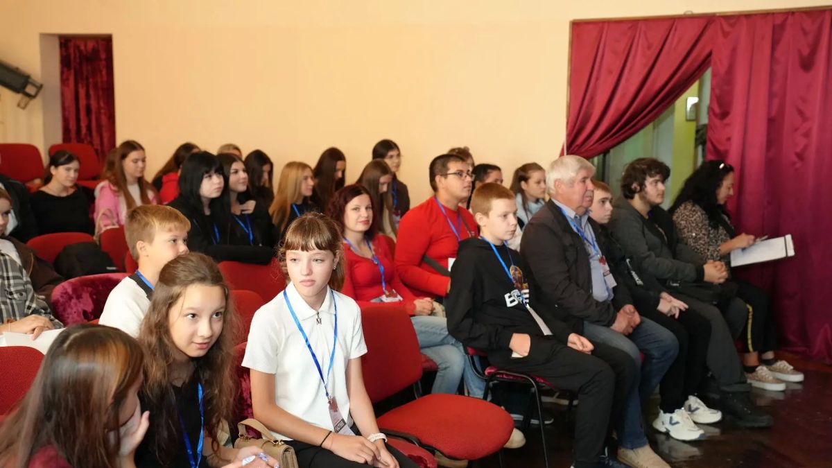 Еще во время учебы в МГЮА имени О.Е. Кутафина проходил практику в Минпромторге России Еще во время учебы в МГЮА имени О.Е. Кутафина проходил практику в Минпромторге России