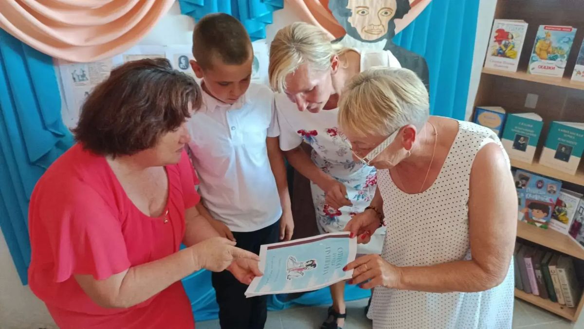 В Богдановском учреждении культуры прошёл второй этап первого окружного фестиваля «Таврийская лира» — «Осень вдохновения» — «Открой в себе Пушкина!» В Богдановском учреждении культуры прошёл второй этап первого окружного фестиваля «Таврийская лира» — «Осень вдохновения» — «Открой в себе Пушкина!»