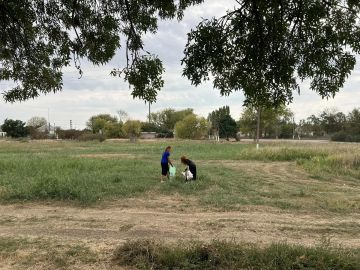 Чистота родного края: коллектив сельского клуба присоединился к экологической акции