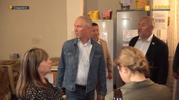 Губернатор Херсонской области и сенатор Константин Басюк без предупреждения посетили учебные заведения Скадовска