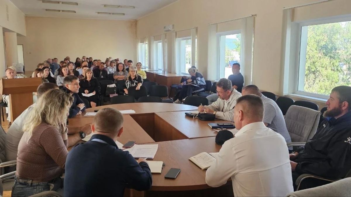 Совещание по подготовке социально значимых объектов к отопительному сезону 2026–2027 годов в Скадовском округе Совещание по подготовке социально значимых объектов к отопительному сезону 2026–2027 годов в Скадовском округе
