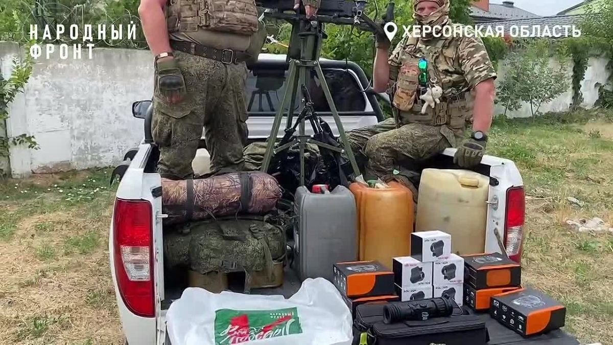 Народный фронт доставляет помощь по опасным дорогам Херсонщины