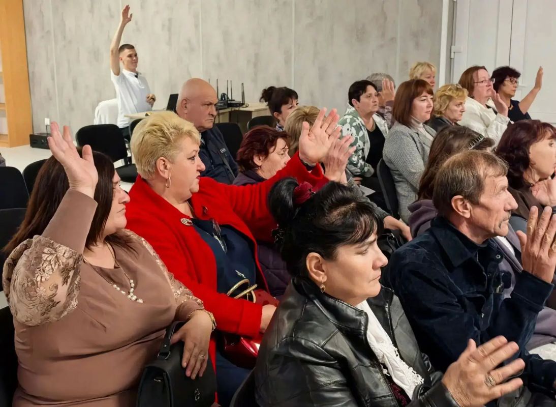Министр культуры Херсонской области провел рабочую встречу с работниками культуры Нижнесерогозского муниципального округа Министр культуры Херсонской области провел рабочую встречу с работниками культуры Нижнесерогозского муниципального округа