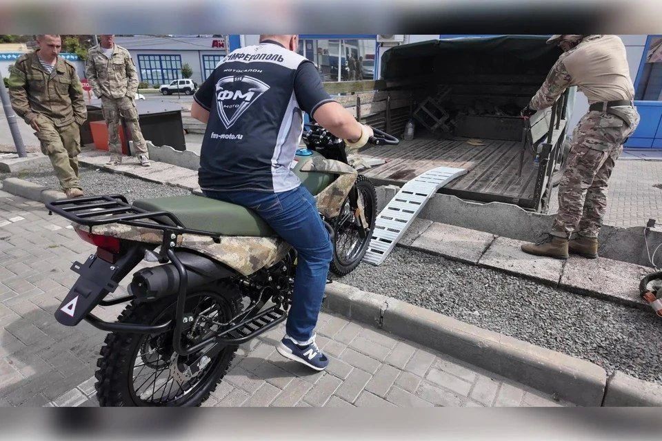 Квадроцикл и мотоцикл получила мобильная огневая группа ВДВ в Херсонской области