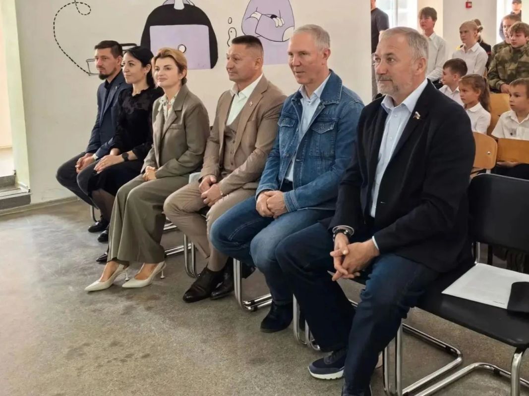 У кадетского класса в Скадовске появилось свое знамя У кадетского класса в Скадовске появилось свое знамя