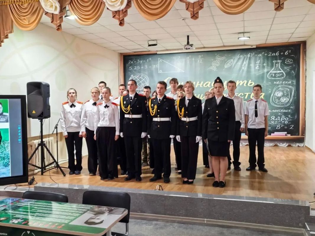 У кадетского класса в Скадовске появилось свое знамя У кадетского класса в Скадовске появилось свое знамя