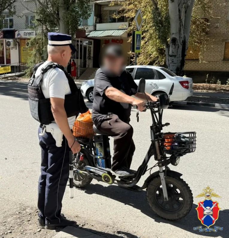 В Каланчакском округе Херсонской области сотрудники Госавтоинспекции организовали профилактическое мероприятие для водителей СИМ