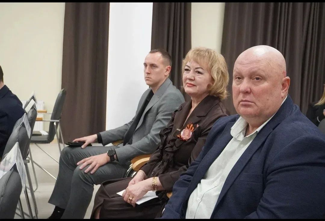 Три года - я депутат Херсонской областной Думы от партии КПРФ.Для меня это почётная миссия в это сложное время представлять интересы людей нашего региона на законодательном областном уровне Три года - я депутат Херсонской областной Думы от партии КПРФ.Для меня это почётная миссия в это сложное время представлять интересы людей нашего региона на законодательном областном уровне