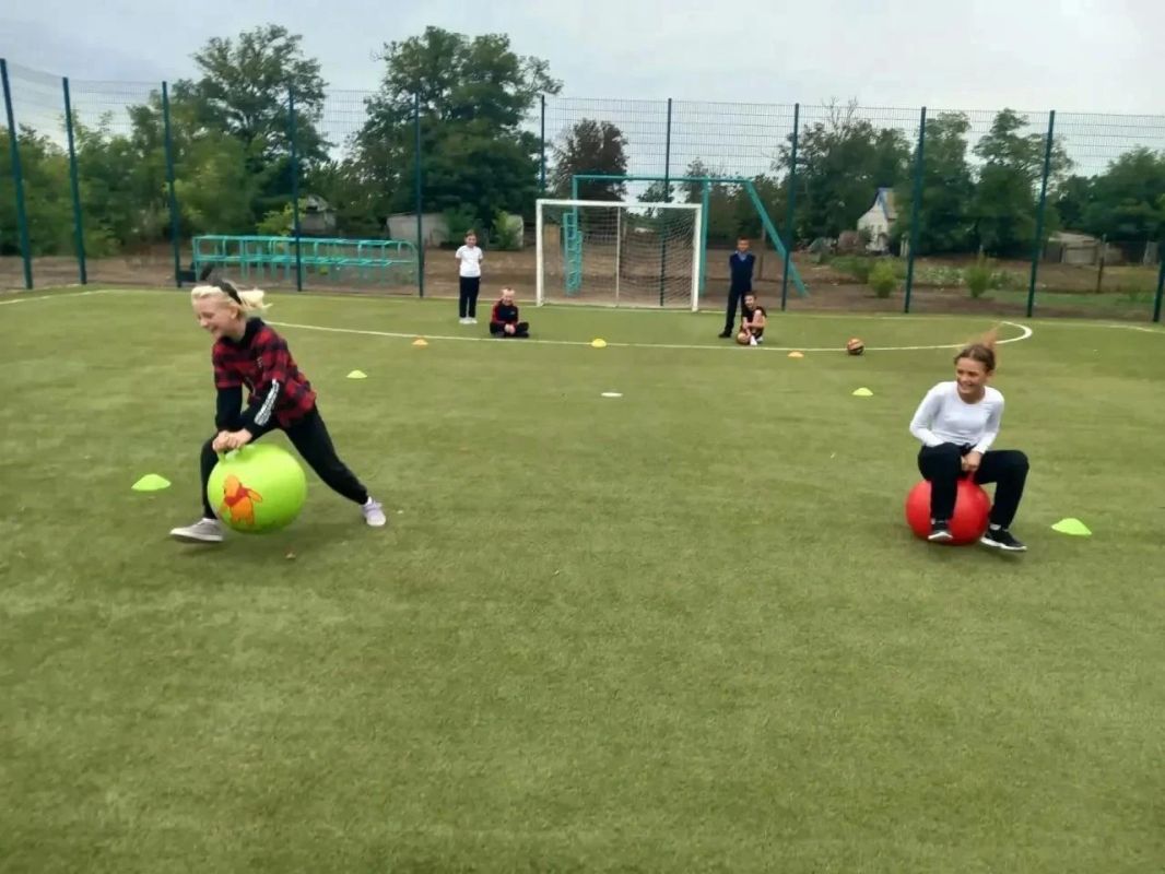 Спортивный праздник в Приморской школе: «Спортивные Орлята» Спортивный праздник в Приморской школе: «Спортивные Орлята»