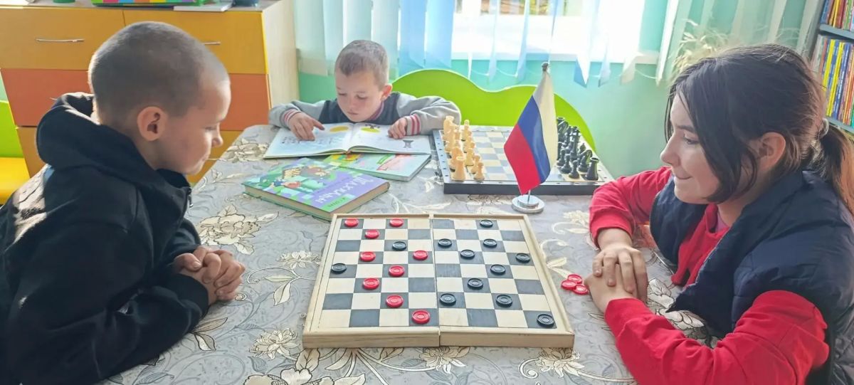 В Красноподольской библиотеке отметили Международный день шашек