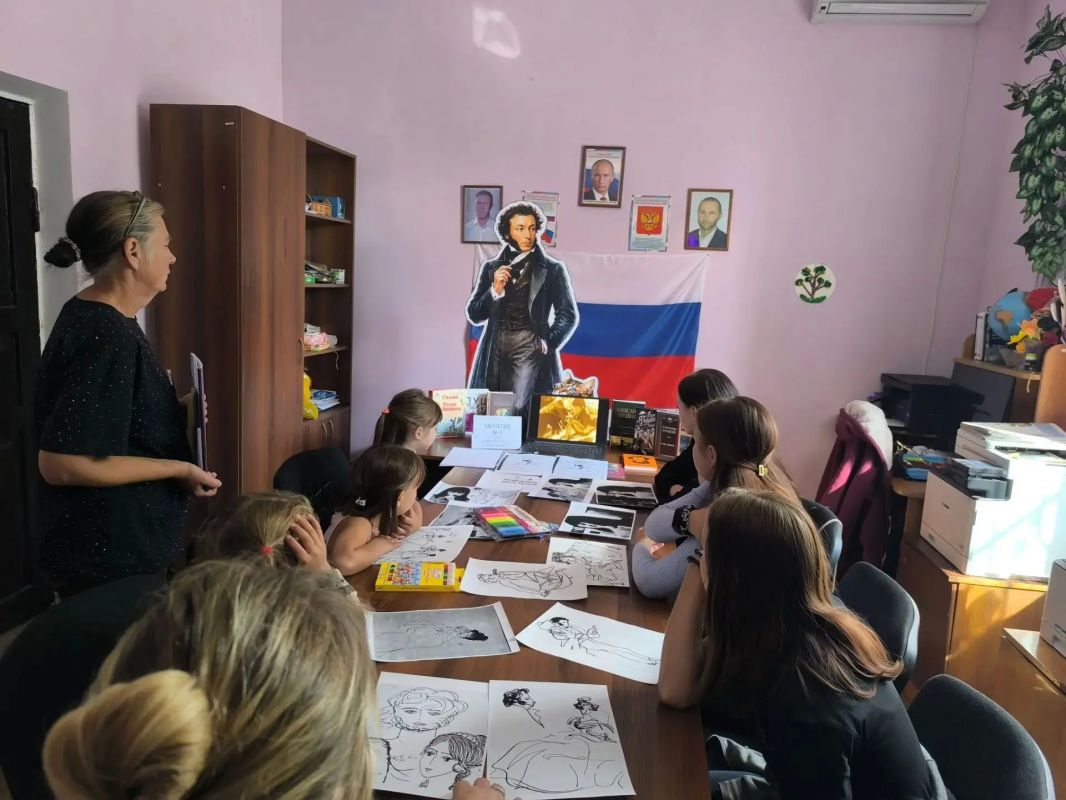 В библиотеке села Волынское прошли занятия «Открой в себе Пушкина» В библиотеке села Волынское прошли занятия «Открой в себе Пушкина»