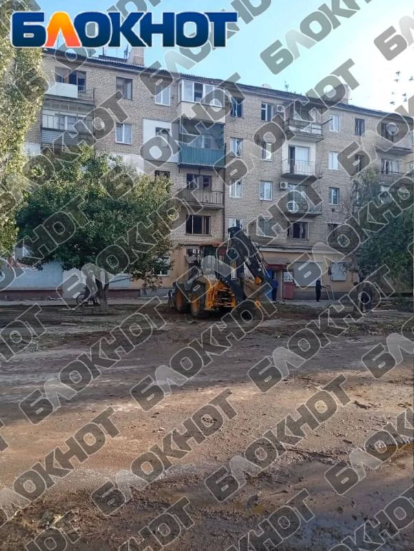 Четыре девушки погибли при ударе дронов ВСУ по кафе в Аскании-Нова Четыре девушки погибли при ударе дронов ВСУ по кафе в Аскании-Нова