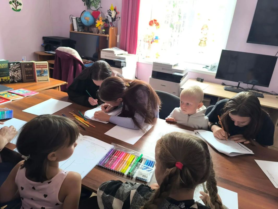 В библиотеке села Волынское прошли занятия «Открой в себе Пушкина» В библиотеке села Волынское прошли занятия «Открой в себе Пушкина»