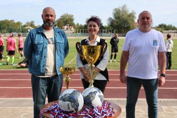 В честь 242-летия Геническа на стадионе "Строитель" прошел футбольный матч за "Кубок города"