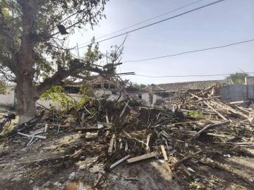 Два человека погибли и двое ранены в результате удара дрона ВСУ по кафе в Херсонской области, сообщил Сальдо