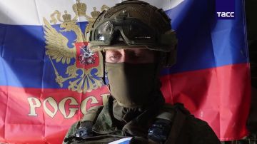 Операторы БПЛА группировки "Днепр" не допустили подвоз к позициям ВСУ на Запорожском направлении, уничтожив вражеский пикап, сообщил ТАСС военнослужащий с позывным Паук