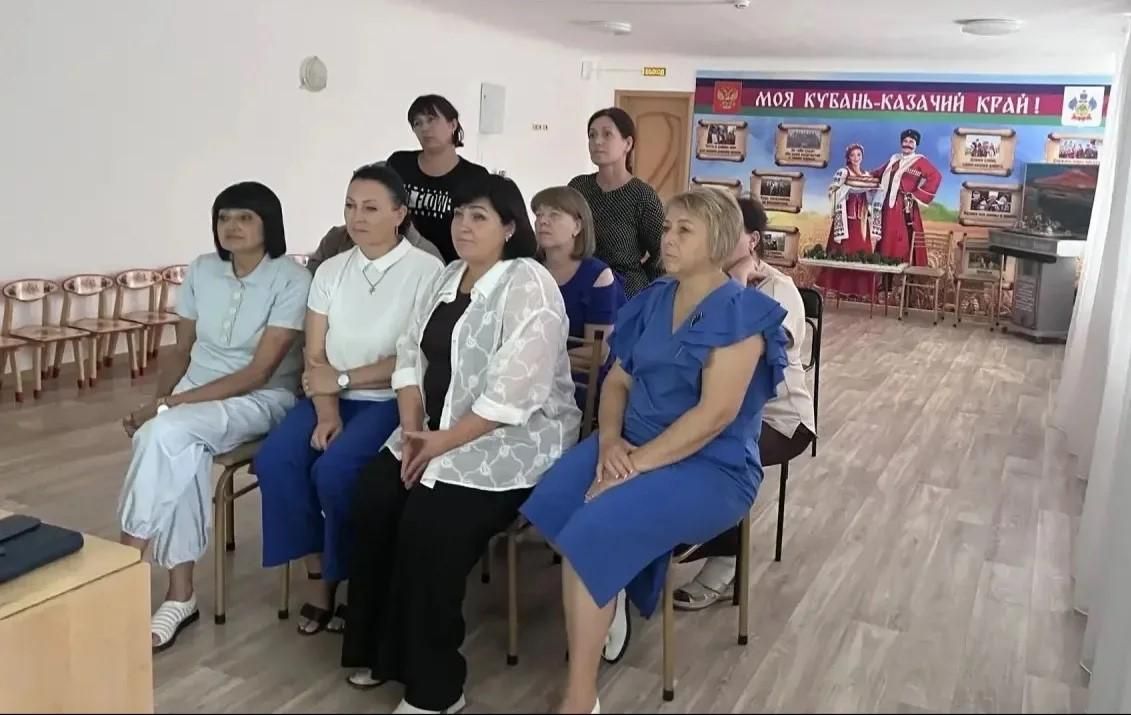 Педагоги из Новопокровского района передали образовательный опыт коллегам из Генического муниципального округа Педагоги из Новопокровского района передали образовательный опыт коллегам из Генического муниципального округа