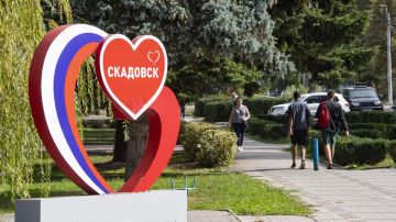 Татьяна Томилина: Скадовск, с днем города!. Город, который пахнет морем и нагретым песком, где чайки кричат над волной, а вечером небо окрашивается в невероятные краски