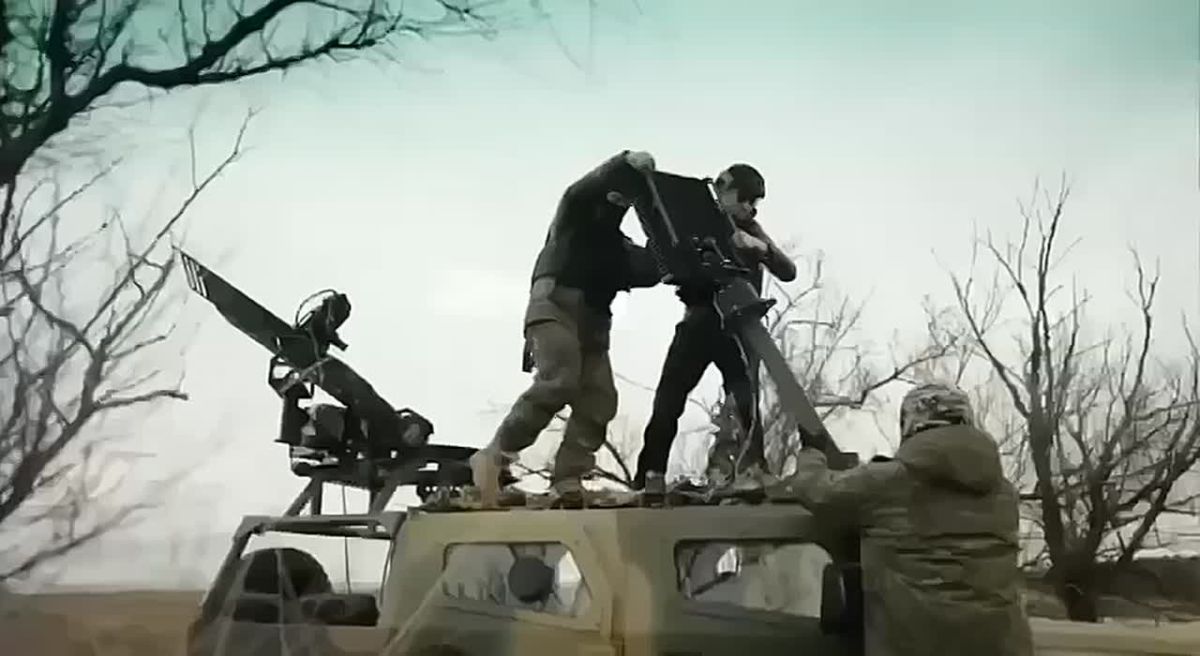 Российские военные стоят на страже Родины: пополни ряды защитников! Стань частью отряда "БАРС-Херсон"!