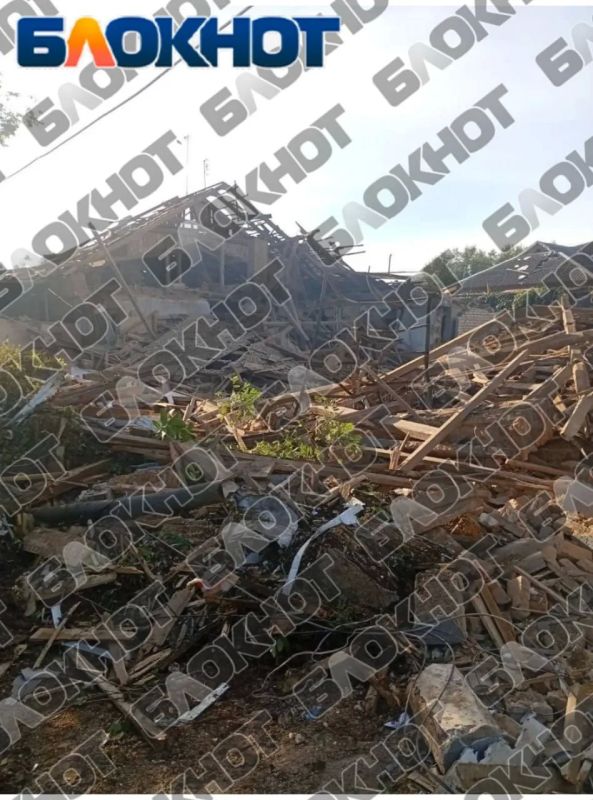 Четыре девушки погибли при ударе дронов ВСУ по кафе в Аскании-Нова Четыре девушки погибли при ударе дронов ВСУ по кафе в Аскании-Нова