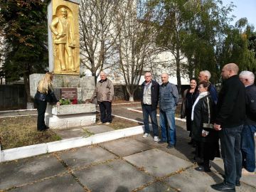 В День города Скадовска почтили память основателя и открыли выставку херсонского художника