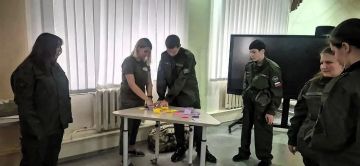 «Плечом к плечу»: первое занятие взвода филиала Центра «ВОИН» в Скадовской школе №1