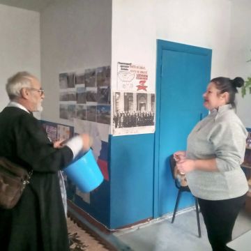 В Фёдоровке освятили библиотеку и комнату для творческих занятий