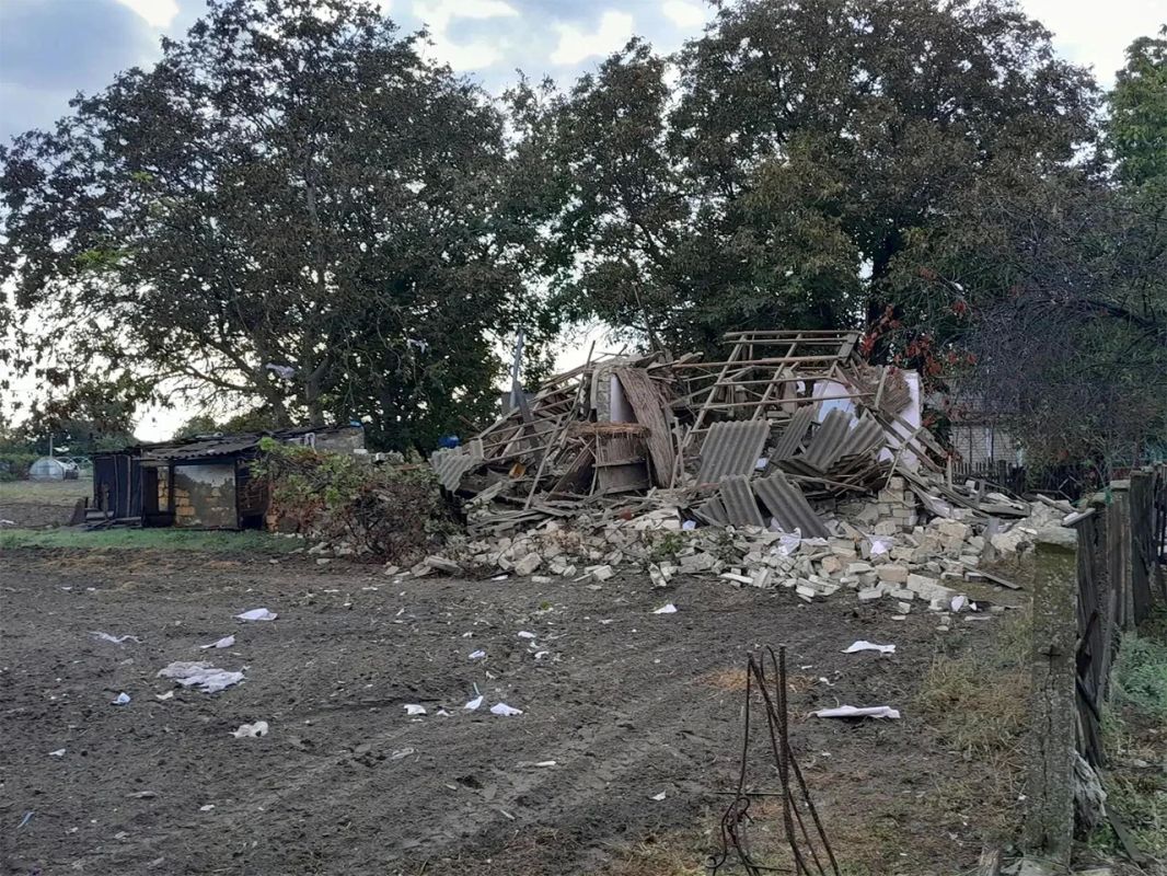 Руслан Хоменко: За неделю Алешкинский округ снова били по самому уязвимому — по людям, по рынку, по почте, по энергетике и водоснабжению и воде Руслан Хоменко: За неделю Алешкинский округ снова били по самому уязвимому — по людям, по рынку, по почте, по энергетике и водоснабжению и воде