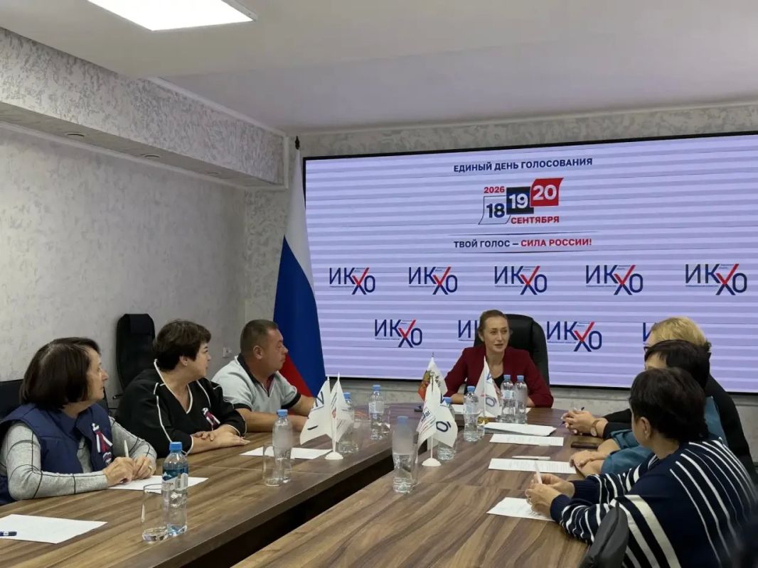 Елене Дмитрук вручили удостоверение избранного депутата Госдумы Елене Дмитрук вручили удостоверение избранного депутата Госдумы