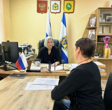 Провела приём граждан по личным вопросам