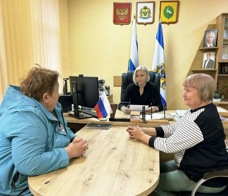 Провела приём граждан по личным вопросам Провела приём граждан по личным вопросам