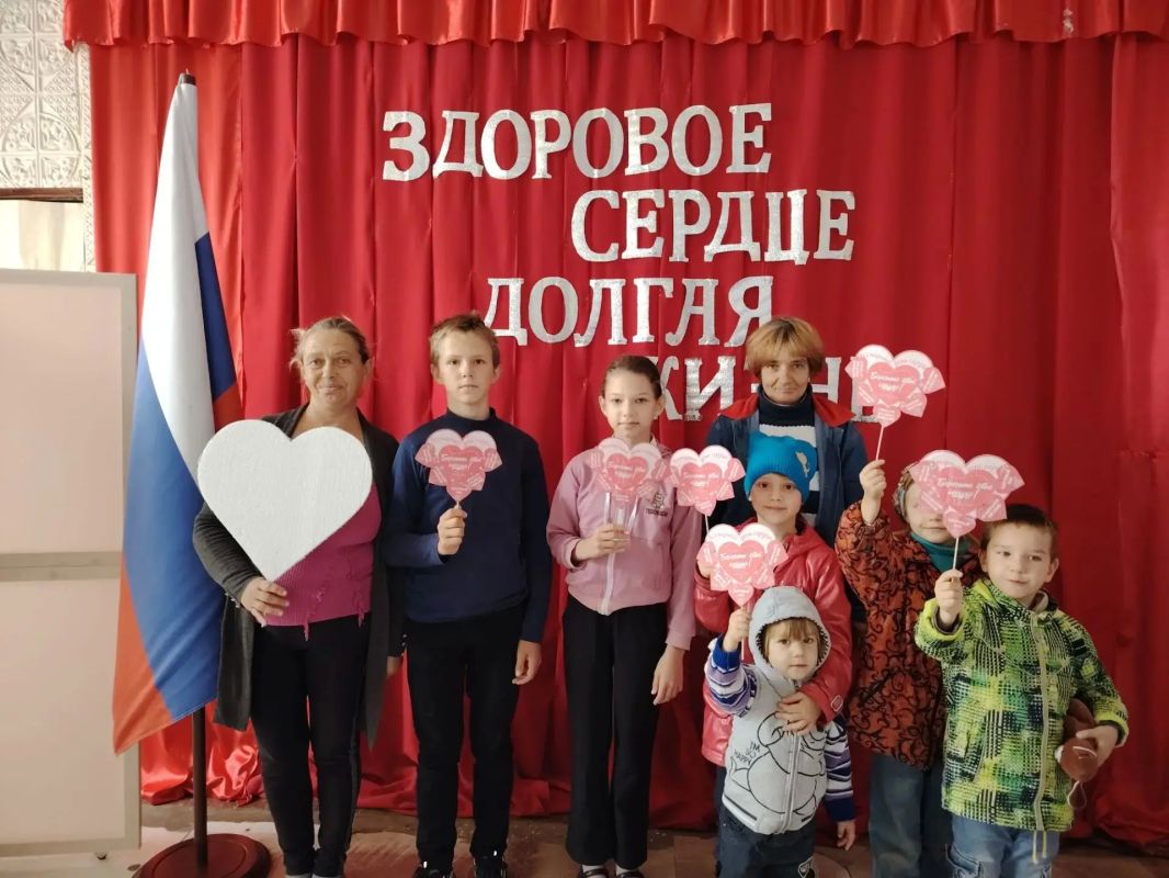 Наш округ заботится о будущем: «ЗДОРОВОЕ СЕРДЦЕ — ДОЛГАЯ ЖИЗНЬ»! В Раздольненском сельском клубе прошло... Наш округ заботится о будущем: «ЗДОРОВОЕ СЕРДЦЕ — ДОЛГАЯ ЖИЗНЬ»! В Раздольненском сельском клубе прошло...