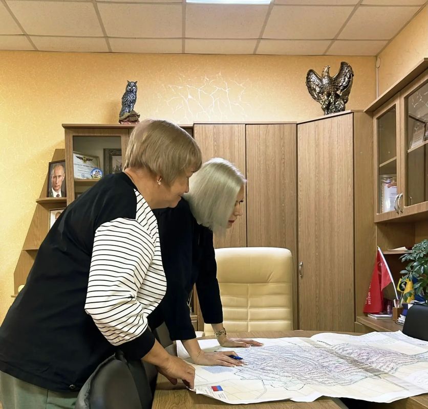 Провела приём граждан по личным вопросам Провела приём граждан по личным вопросам