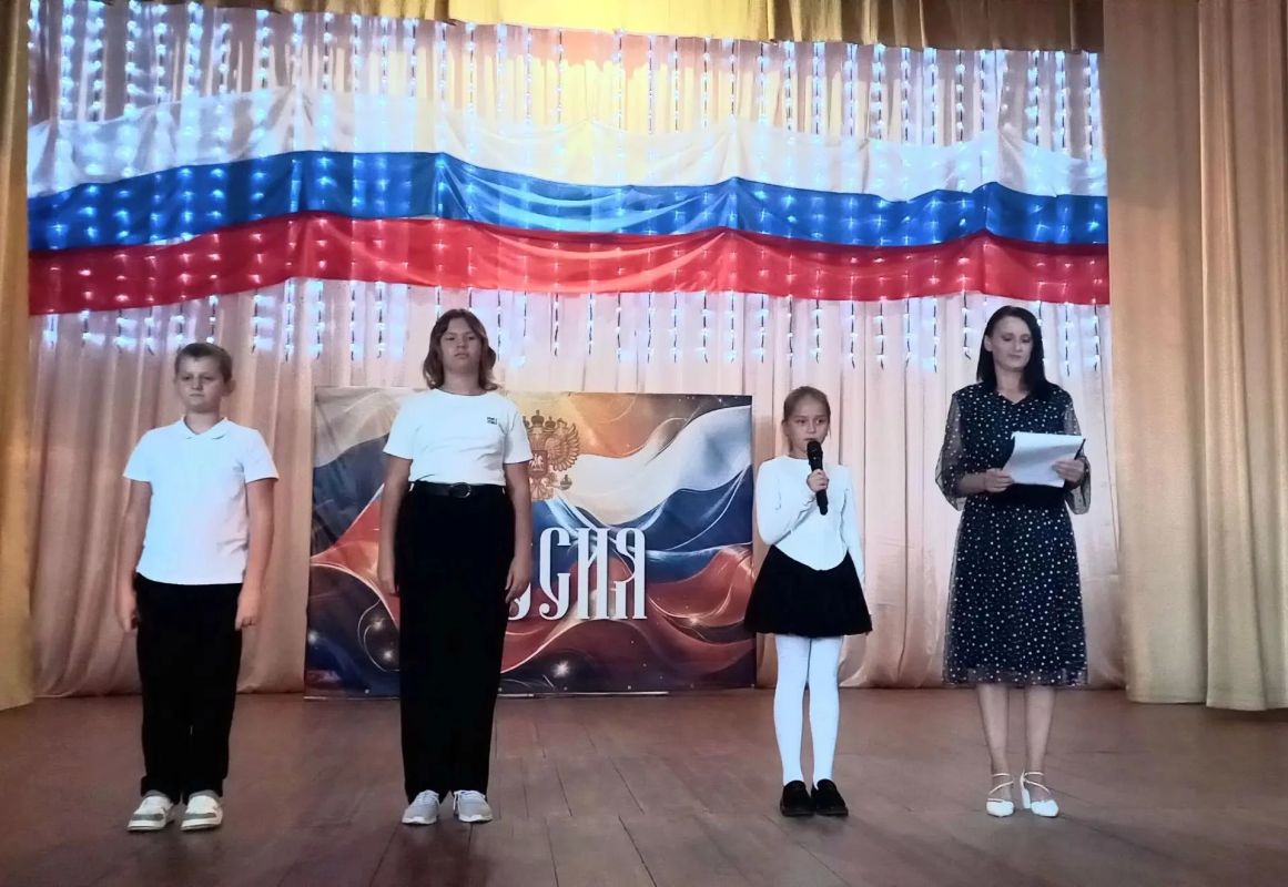 В Плавском прошло торжественное собрание «Вместе мы – большая сила» В Плавском прошло торжественное собрание «Вместе мы – большая сила»