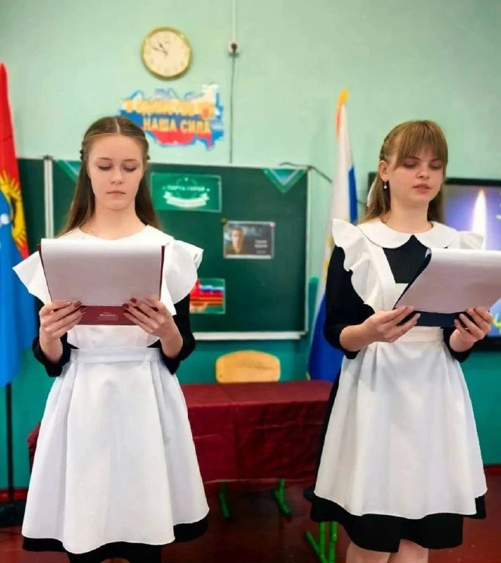 В Круглоозерской школе открыли "Парту Героя", посвященную бойцу СВО Сергею Ярашеву В Круглоозерской школе открыли "Парту Героя", посвященную бойцу СВО Сергею Ярашеву