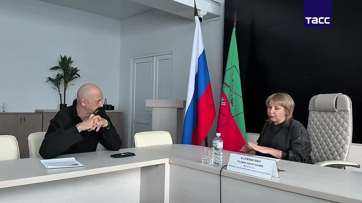 Председатель Ассоциации журналистов Республики Сербской Боснии и Герцеговины Даниэль Симич встретился с главой Избирательной комиссии Запорожской области Галиной Катющенко во время своей поездки в регион