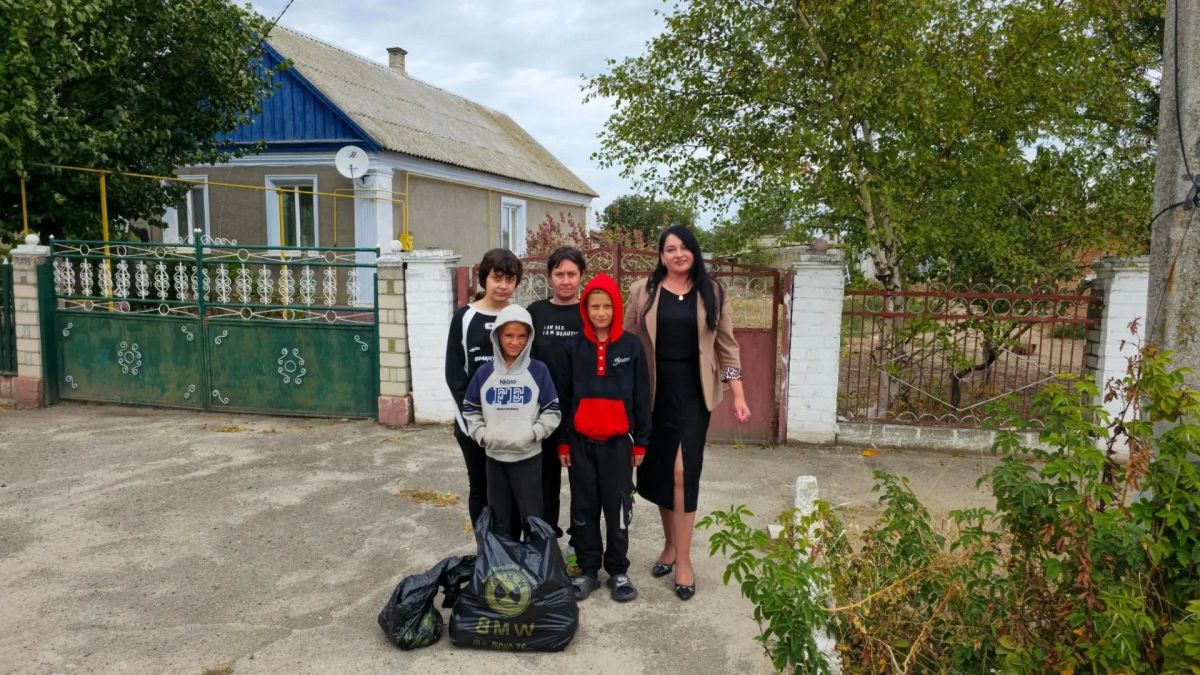 Помощь гражданам, оказавшимся в трудной жизненной ситуации, в Скадовском округе