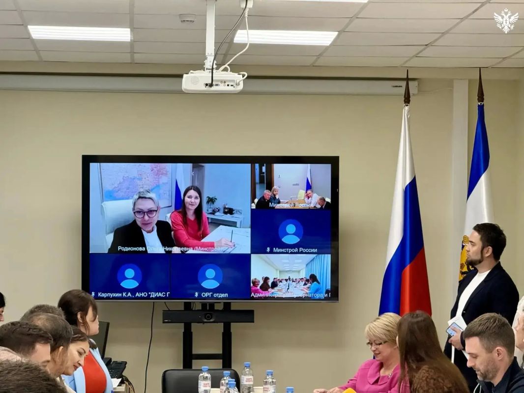 Минстрой РФ и Правительство Херсонской области обсудили подготовку к отопительному сезону и вопросы социально-экономического развития региона Минстрой РФ и Правительство Херсонской области обсудили подготовку к отопительному сезону и вопросы социально-экономического развития региона