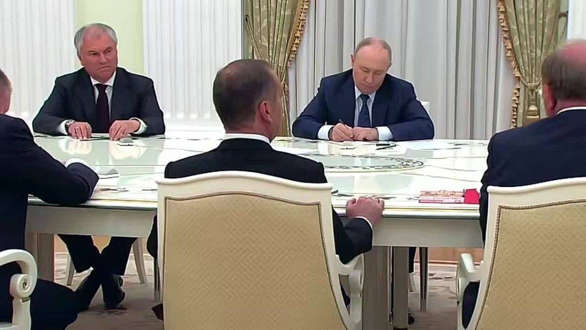 Геннадий Зюганов принял участие во встрече Владимира Путина с руководителями парламентских партий