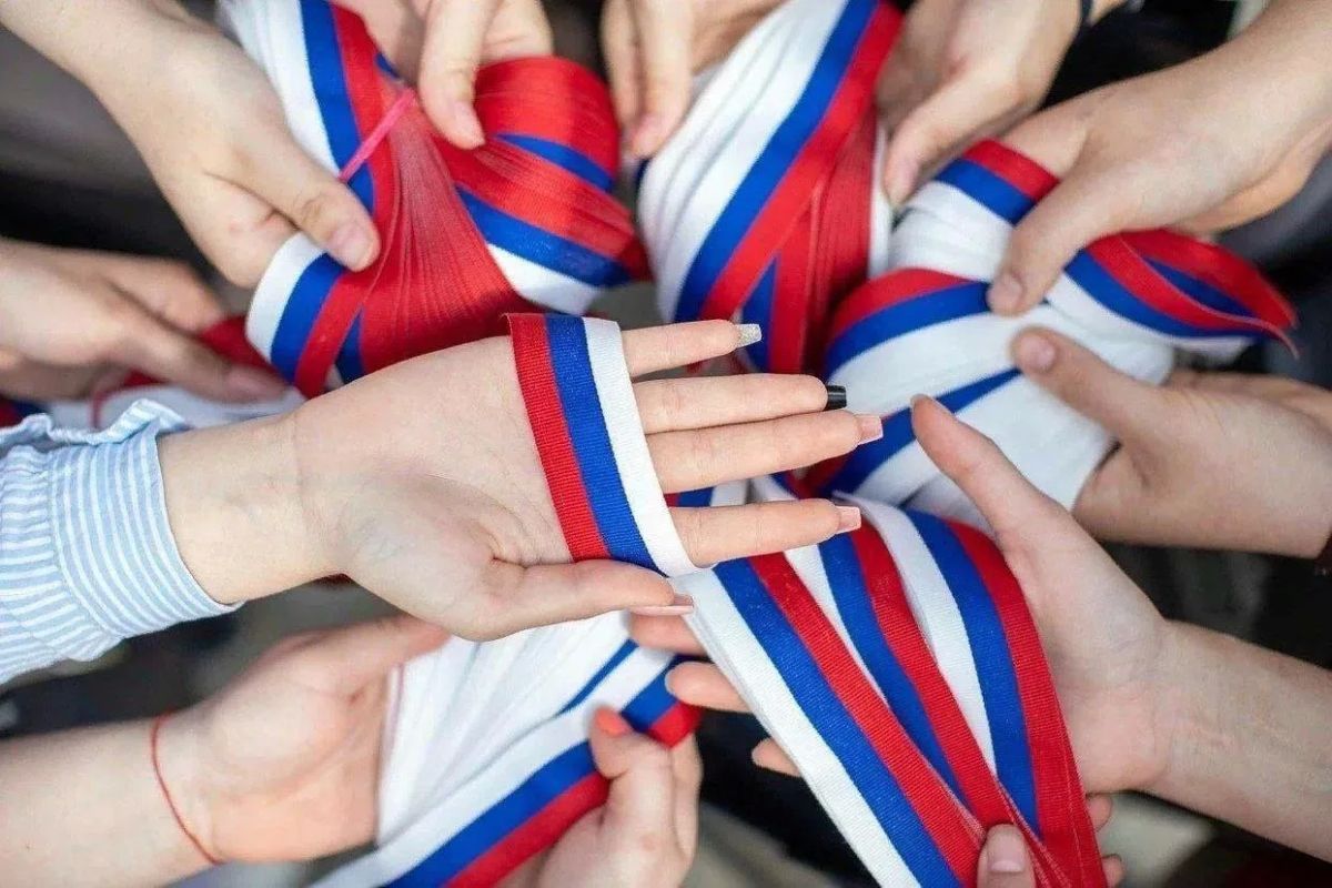 Владислав Ярченко: Дорогие друзья!. От всей души поздравляю вас с Днём воссоединения Донецкой и Луганской Народных Республик, Запорожской и Херсонской областей с Российской Федерацией! Для молодёжи Херсонщины это не просто... Владислав Ярченко: Дорогие друзья!. От всей души поздравляю вас с Днём воссоединения Донецкой и Луганской Народных Республик, Запорожской и Херсонской областей с Российской Федерацией! Для молодёжи Херсонщины это не просто...