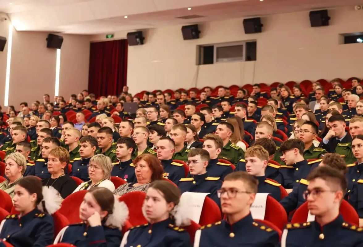 В СК России состоялся торжественный музыкально-поэтический вечер, приуроченный к четвертой годовщине воссоединения ДНР, ЛНР, Запорожской и Херсонской областей с Россией В СК России состоялся торжественный музыкально-поэтический вечер, приуроченный к четвертой годовщине воссоединения ДНР, ЛНР, Запорожской и Херсонской областей с Россией