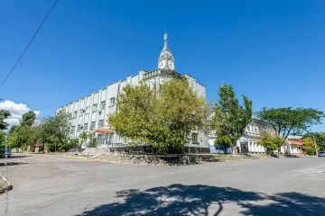 Бегущих лет немножко жалко