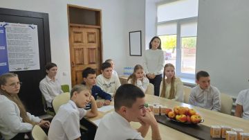 Надежда Бабешко: На базе Ивановского местного отделения Единой России состоялось познавательное мероприятие для учащихся Ивановской школы, приуроченное ко Дню воссоединения Херсонской и Запорожской областей, ЛНР и ДНР с...