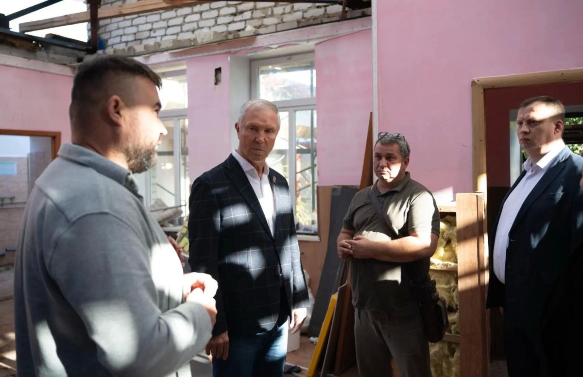 Владимир Сальдо: Проверил ход капитального ремонта в Стрелковской школе Владимир Сальдо: Проверил ход капитального ремонта в Стрелковской школе