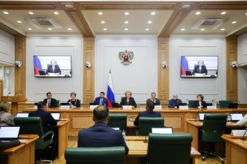 Рамиль Замалетдинов: В День воссоединения исторических регионов с Россией, поприветствовал членов профильного комитета Совета Федерации по науке, образованию и культуре
