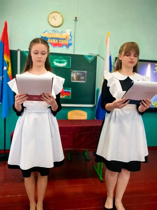 В Круглоозерской школе открыли «Парту Героя», посвященную Сергею Ярашеву В Круглоозерской школе открыли «Парту Героя», посвященную Сергею Ярашеву