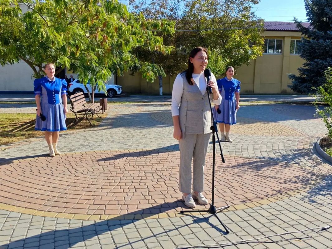 День возвращения домой. Сегодня по-настоящему исторический день — День воссоединения Донецкой и Луганской народных республик, Запорожской и Херсонской областей с Российской Федерацией День возвращения домой. Сегодня по-настоящему исторический день — День воссоединения Донецкой и Луганской народных республик, Запорожской и Херсонской областей с Российской Федерацией